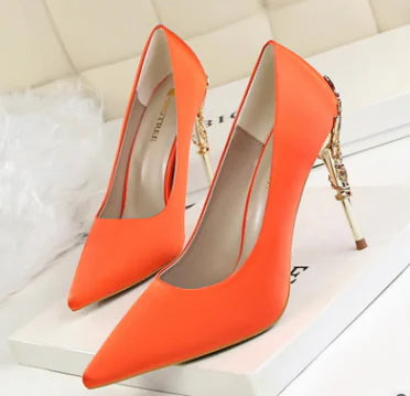 Luxuriöse Seiden-High-Heels für Damenmode-Schuhe