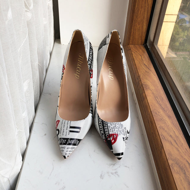 Graphic Print White Pointy Toe High Heel Shoes