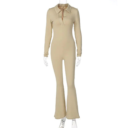 Enger Jumpsuit mit langen Ärmeln und V-Ausschnitt