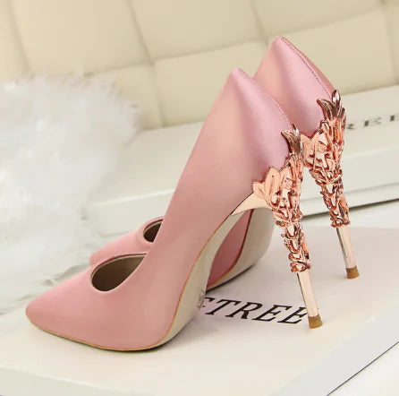 Luxuriöse Seiden-High-Heels für Damenmode-Schuhe