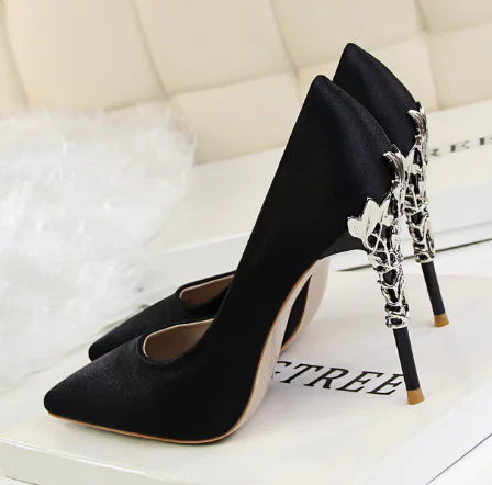 Luxuriöse Seiden-High-Heels für Damenmode-Schuhe